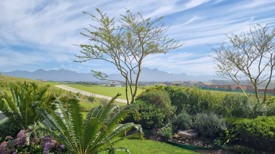 5 Bedroom Property for Sale in Oubaai Western Cape